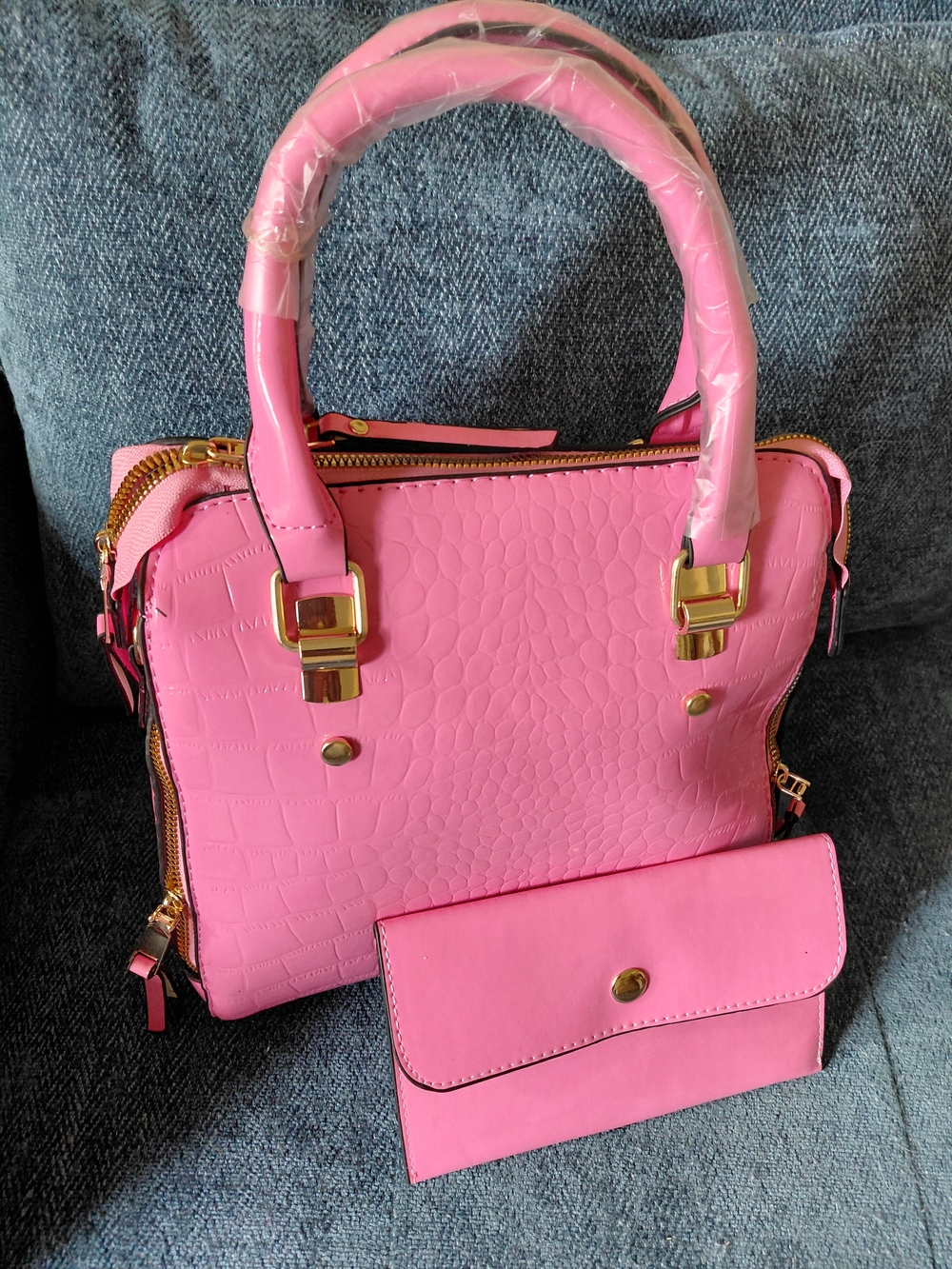 Stylish Pink Women’s Bag with Matching Wallet
